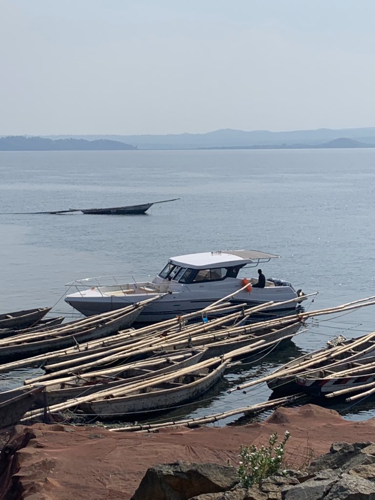 Bon dimanche à tous. Que le seigneur soit avec vous..
Je partage avec vous la beauté de notre pays, ma province du Tanganyika..j’espère un jour vous serez avec nous pour vos activités des vacances..#kalemie sera une ville touristique où il fait beau vivre.  #RDC🇨🇩 #Tanganyika