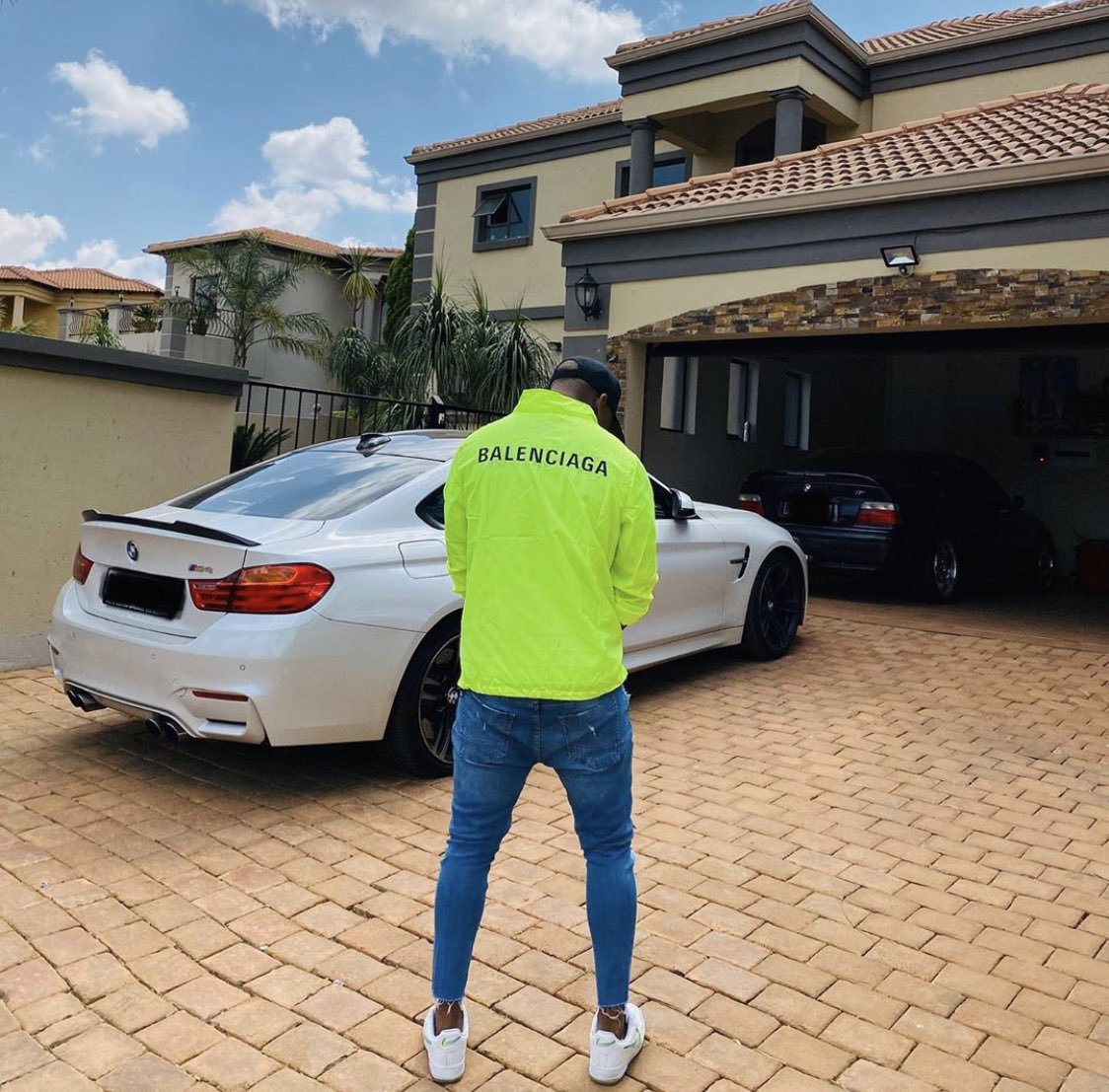 DjMaphorisa's tweet photo. Gets your Tickets #PorryLandNeonParty
#PLNP
@Zone6Venue 29th November https://t.co/CJhkTqYlGC