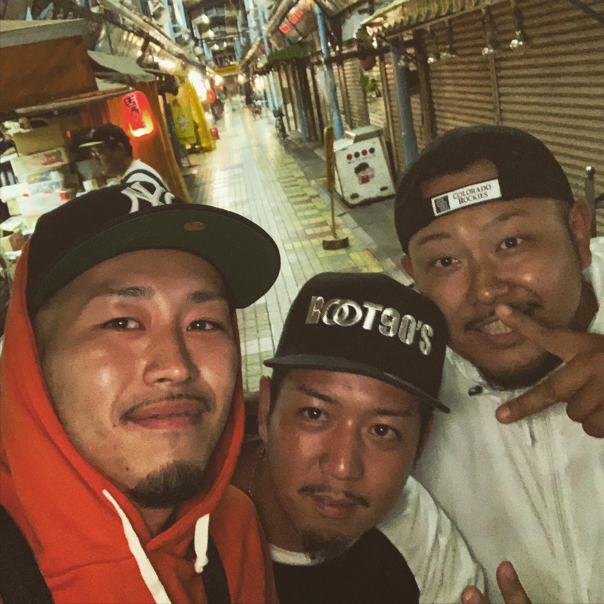 K_Hawk1990's tweet photo. 今夜はGenie @Family5000Si10 &amp; JUN @JUN_BME も埼玉、神奈川から援護に駆け付けてくれるよ🙏🔥

NEOにて出演！新しいのもお持ちします🦅🎵🆕

もう1組の仲間達ともお届けします😎

#K_Hawk #Genie #JUN #VUENOS #祝　#Glad #NEO #3店舗連動開催 https://t.co/DEPy1nJ1mt