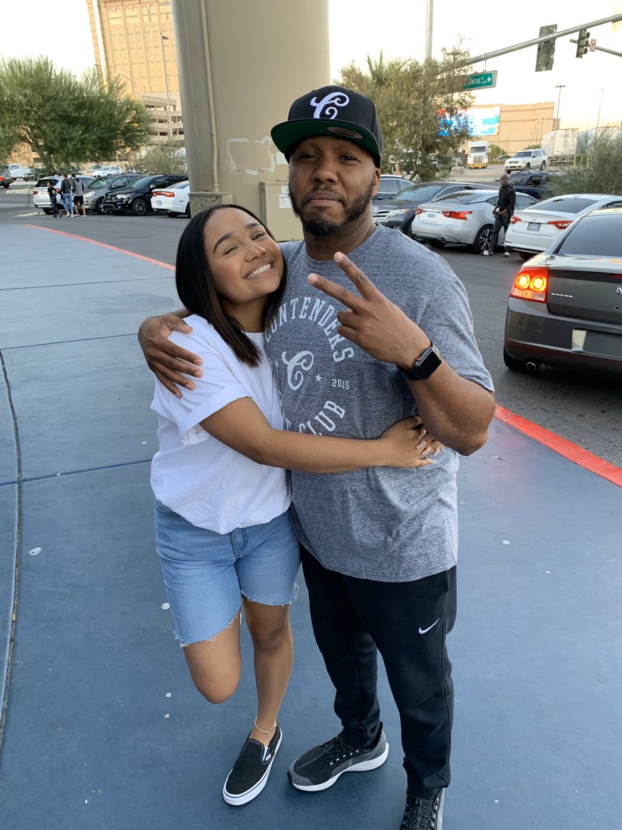 Jayscott313's tweet photo. Saturdays family vibes....we out supporting our young boy x play hard at his game and compete.....repping the contenders tee and SnapBack all day. Contenders is not just a clothing line it’s a way of life @ContendersUSA #donquit https://t.co/FmP9eKubZ7