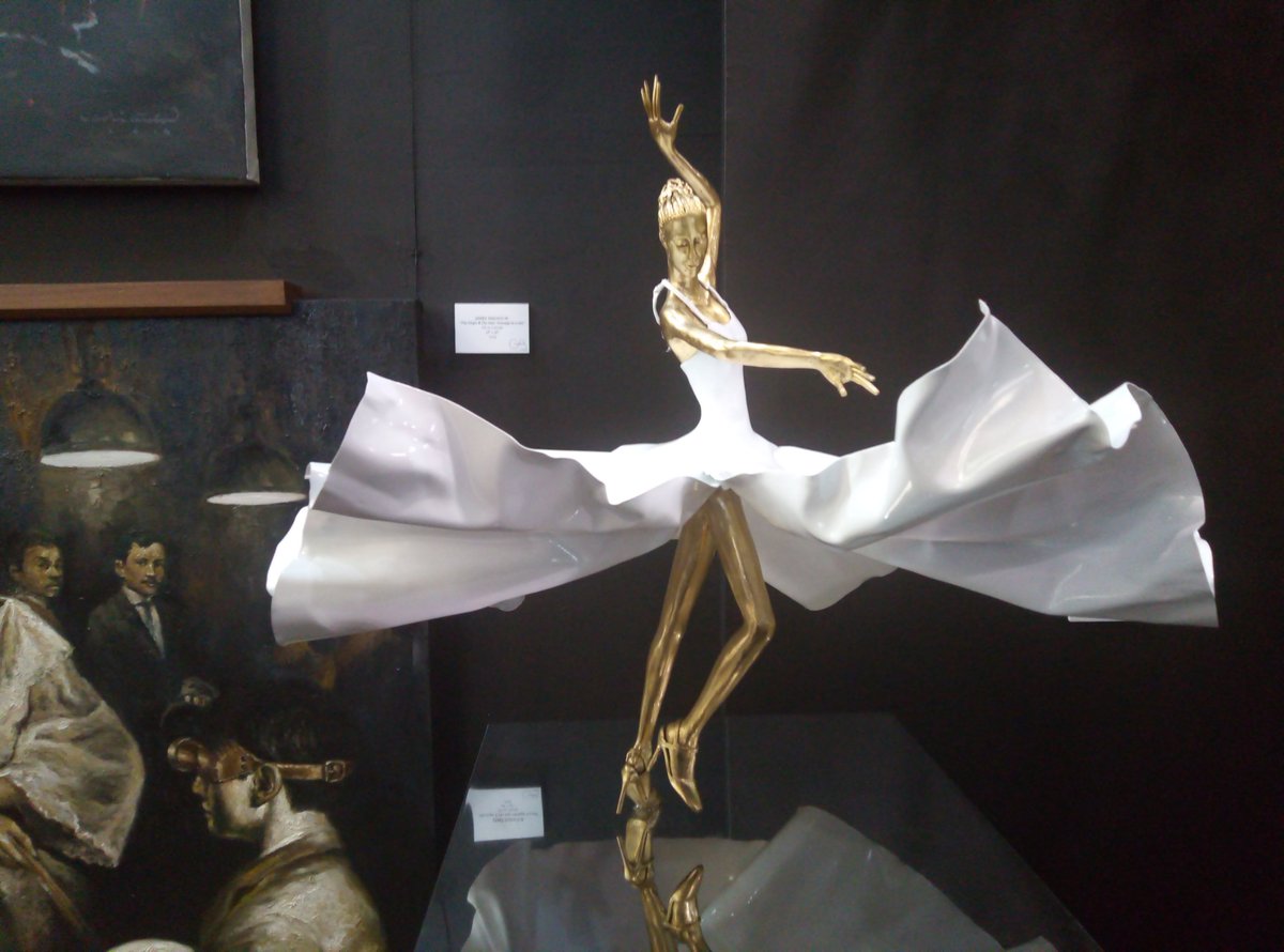 This beautiful piece from ManilArt 2019 is pure grace and elegance