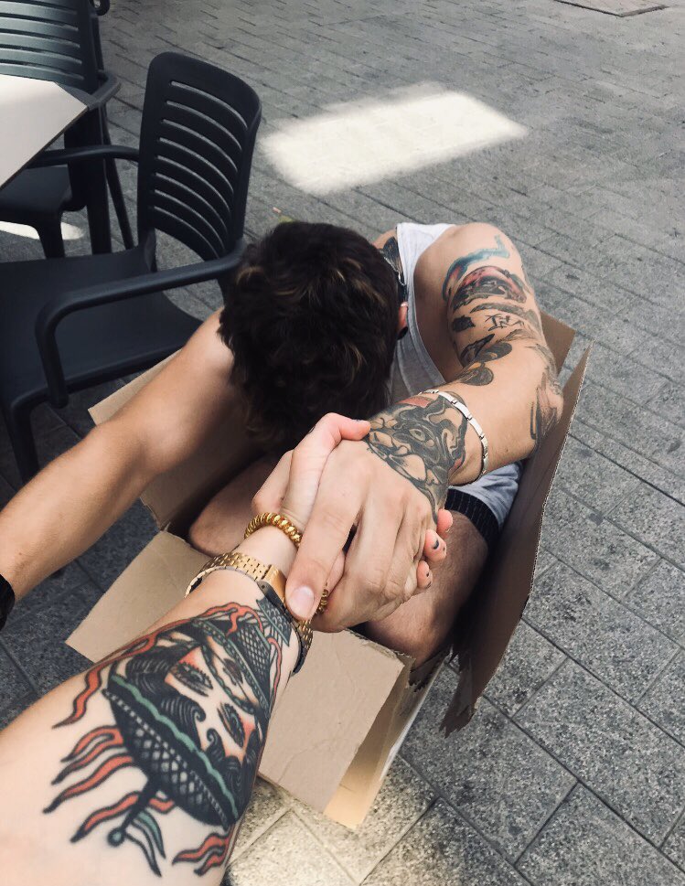 Anguiolinasotos's tweet photo. 💔 https://t.co/I9YWJei8xk