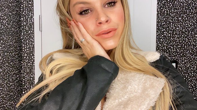 (❁&acute;◡`❁) be kind friends (❁&acute;◡`❁) https://t.co/IR1gffSKky