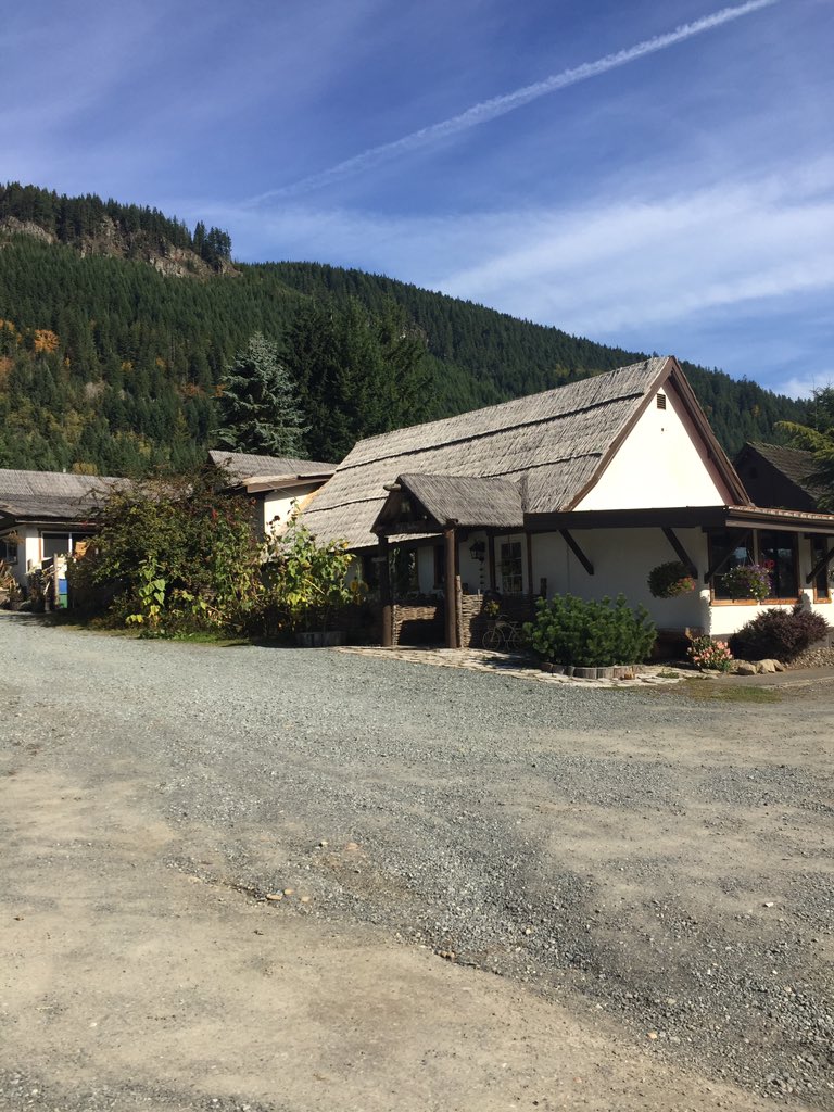 HighSchoolBISC's tweet image. Year 13 IB Geog excursion to Mt. Rainier National Park. Stunning landscape!