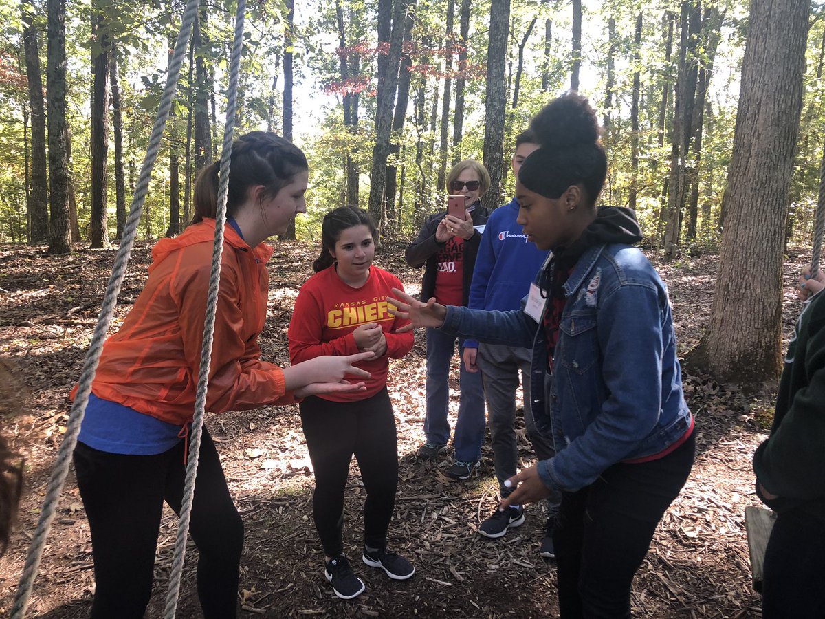 ISDSolutionSwag's tweet image. The battle on the ropes course.  #THSPatriots #INDPKiwanis #KeyClub #KeyLeaderCamp2019 #ISDStrong