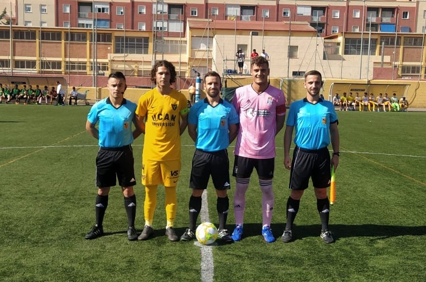 🚨 FILIAL | 90' |1️⃣1️⃣ Final en el 🏟️ Mpal. de Ciudad Jardín.

El conjunto universitario se adelantó 🆚 el filial del <a href="/FCCartagena_efs/">FC Cartagena</a> por medio de <a href="/EstebanLopezz_/">EstebanLopez</a> , pero los locales empataron con un cabezazo de Javi Vera.

#CanteraUCAM 💙