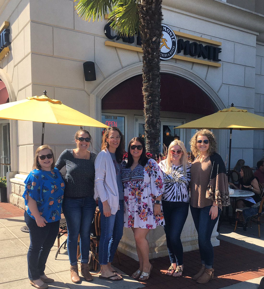 ZTACharlotte's tweet photo. Brunch was a treat!! See y’all at Founder’s Day today!!!
FOUNDERS DAY
UNCC ZTA HOUSE
2-3PM
#SecondSaturdayBrunch #Yay #CafeMonte #ZTACharlotteAlum #ZetaAlumnae #Noms #XoXo #NCZTA #BrunchSoHard 💗🍹🥐🍾👑🎀👯♀️🍳🥂 https://t.co/25YJFSq0xN
