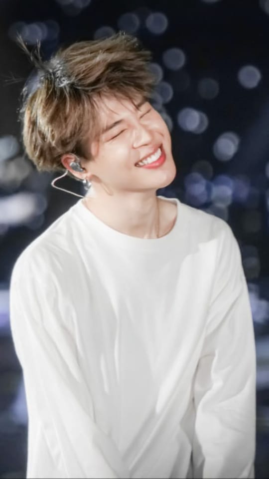 ArabLojaen's tweet photo. Love you jimin😭💜 اااحببك
💜🇵🇸🇰🇷#HappyBirthdayJimin https://t.co/6fouuk1umg