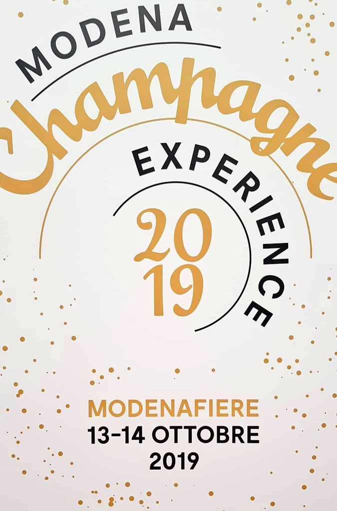 RaffaeleCumani's tweet photo. Il #ModenaChampagneExperience è davvero una manifestazione da non perdere: centinaia di assaggi, masterclass e un pubblico di appassionati veri! Il paradiso degli amanti delle bollicine! 🍾 #mce19 #avvinando https://t.co/Bg4VSYKvbT