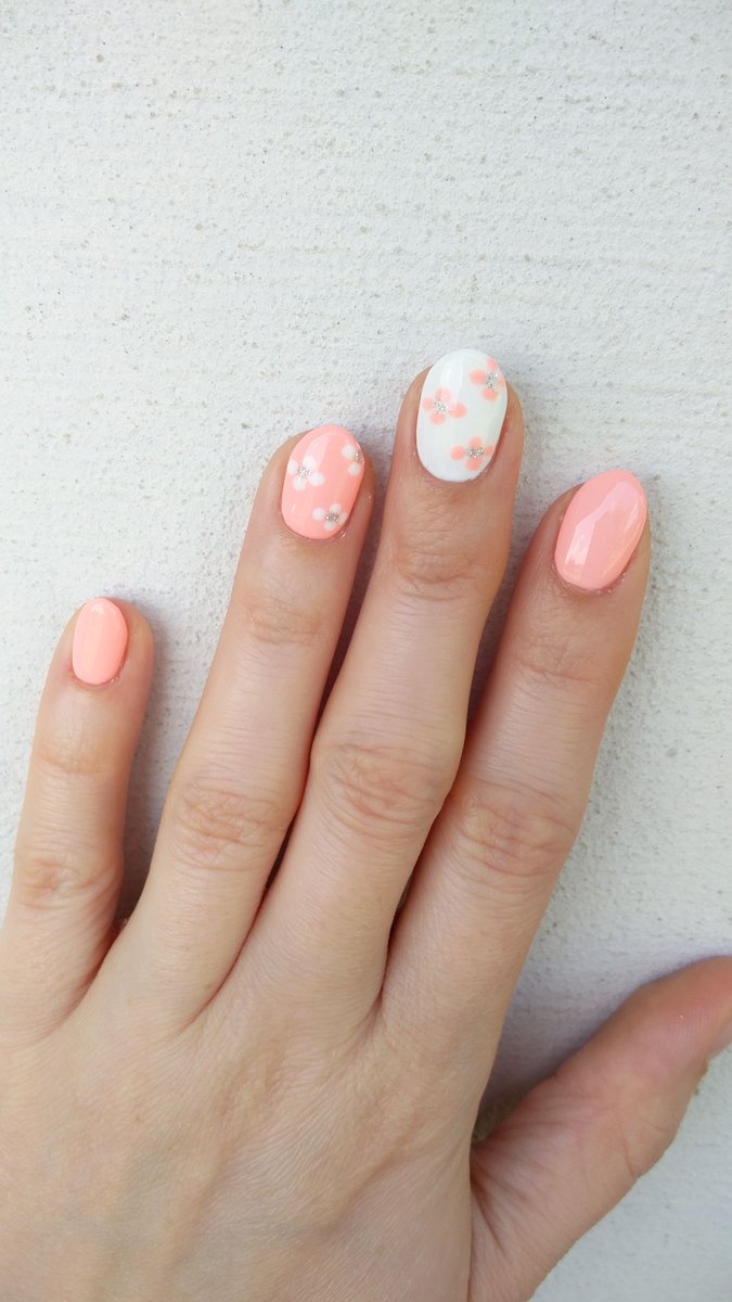 ilonka231_pl's tweet photo. 130 Sleeping Beauty, 144 Diamond Ring from #semilac
80501 White Bluesky
#nails #nailpolish https://t.co/5xiUkovUnR