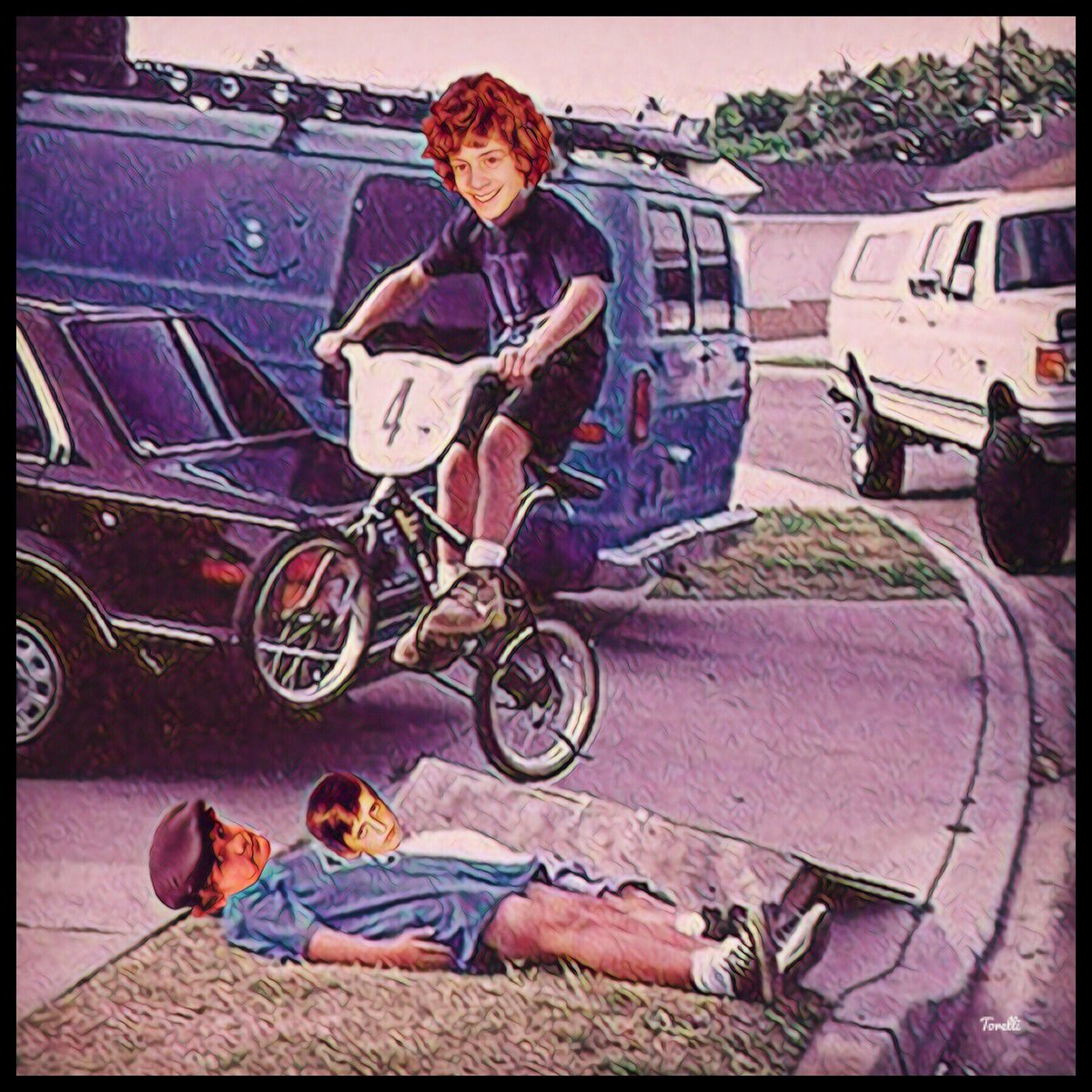 SteveTorelli's tweet photo. @CompoundBoss @artiequitter @michaelmalice #YoungAnt #YoungArtie #YoungMichael #JumpingRamps #bicycle #JumpingFriends #TheBurbs #NoHelmets #NoWorries https://t.co/jCkY3InfRy