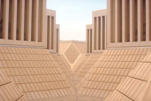 archnet's tweet photo. Detail view of the wind towers and light wells of Qatar University https://t.co/15LbD2ikrh in Doha. #windtowers #universities #GulfArchitecture #QatariArchitecture https://t.co/NPrhVz0nYf
