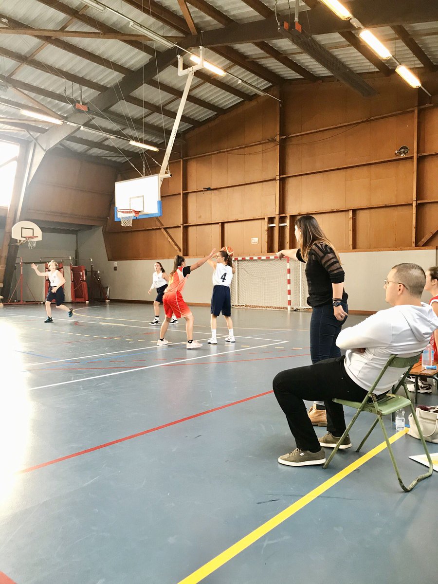 hitwebb's tweet photo. 🔥🔥VICTOIRE🔥🔥 Merci Coach @Esmbb 👏Les Cadettes U18F sont allées décrocher la victoire en s’imposant 77-58 contre @USVBasket !💥🏀🏀⛹️♂️⛹️♀️
#TeamESMBB vs #TeamUSV
@georgeeddy2 @CMollyMitton Venez à #Magnanville soutenir vos équipes 😇 c’est chaud 💫 #hitwebb @ffbasketball https://t.co/O3IjLLJljh