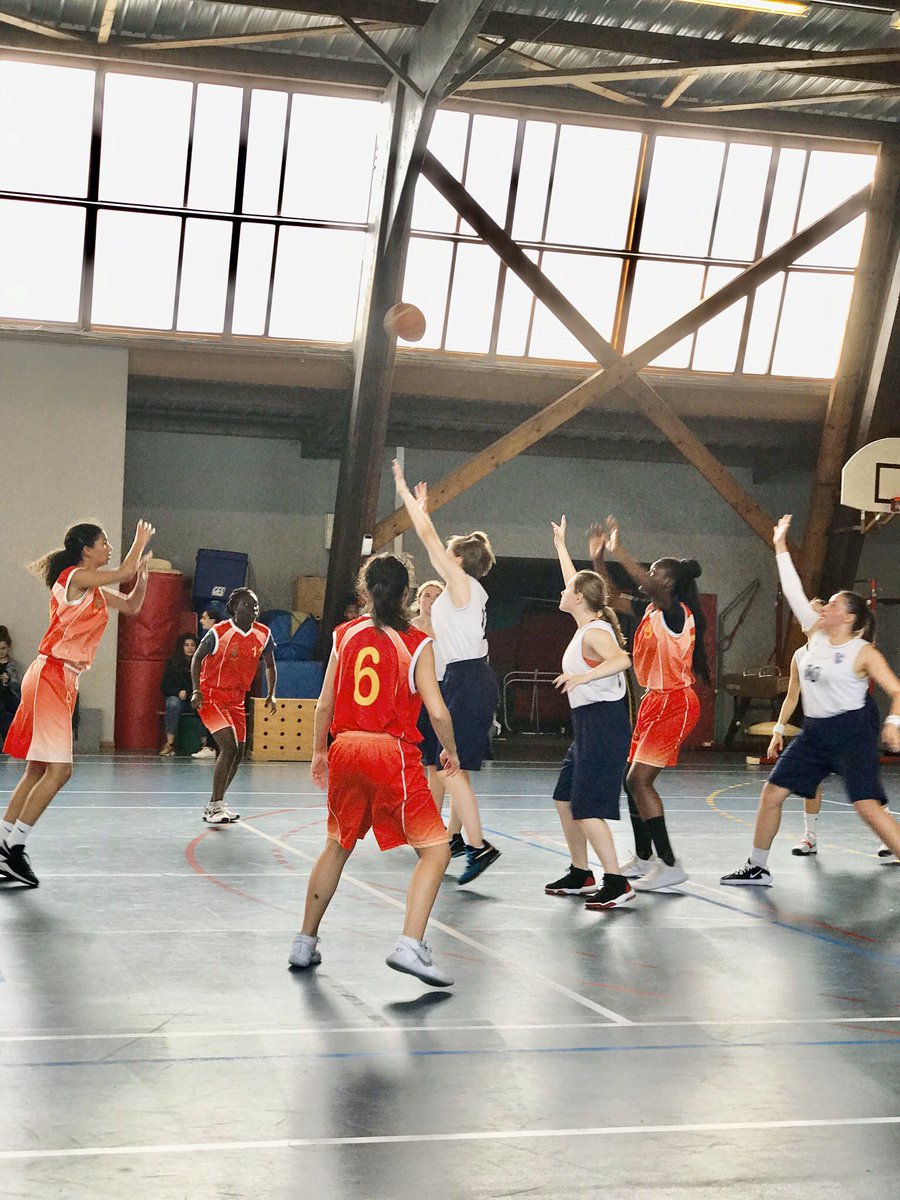 hitwebb's tweet photo. 🔥🔥VICTOIRE🔥🔥 Merci Coach @Esmbb 👏Les Cadettes U18F sont allées décrocher la victoire en s’imposant 77-58 contre @USVBasket !💥🏀🏀⛹️♂️⛹️♀️
#TeamESMBB vs #TeamUSV
@georgeeddy2 @CMollyMitton Venez à #Magnanville soutenir vos équipes 😇 c’est chaud 💫 #hitwebb @ffbasketball https://t.co/O3IjLLJljh