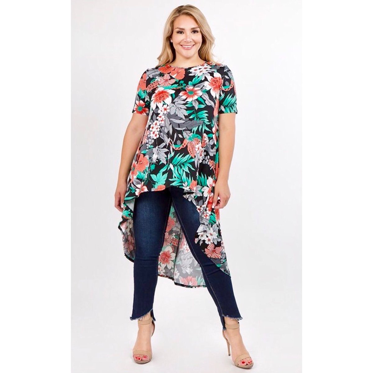 VeveAccents's tweet photo. Blusa de cola floreada para salir de la monotonía. Disponible en small, medium y large. $35 😍🇵🇷🥰 #apoyalolocal #modadeverano #fashion #fashionlover
☎️(787)306-7650
💳 ATH Móvil
💌📦shipping https://t.co/IuHVeZ65BD