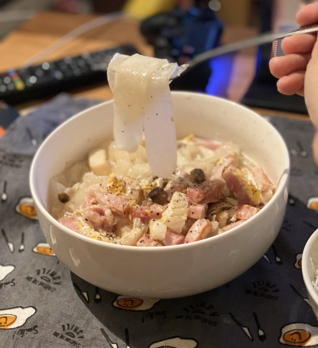 ね ず Stan Femm隊長 2 0 Ar Twitter ずっと食べてみたかった中国タンミョンでカルボナーラ作ったけどmaji美味しい 要は太い春雨みたいなもんで食感はかなり弾力あってモチモチしてる かなりお腹いっぱいになるからオススメ リピ確定だなこれ ね ず Stan Femm隊長 2 0 Ar Twitter ずっと食べてみたかった中国タンミョンでカルボナーラ作ったけどmaji美味しい 要は太い春雨みたいなもんで食感はかなり弾力あってモチモチしてる かなりお腹いっぱいになるからオススメ リピ確定だなこれ