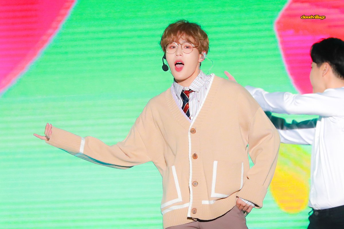 쾅쾅쾅 💥💪( ་ེིོཻྀཽཾ⌓ ་ེིོཻྀཽཾ💪)
아송페에서 강아지가 출몰했다는 소리듣고왔습니다

drive.google.com/open?id=1WfnBU…
img1.daumcdn.net/thumb/R1280x0/…
img1.daumcdn.net/thumb/R1280x0/…
drive.google.com/file/d/109hR--…

#하성운 #성운 #HASUNGWOON #sungwoon #河成雲 #ハソンウン #ซองอุน