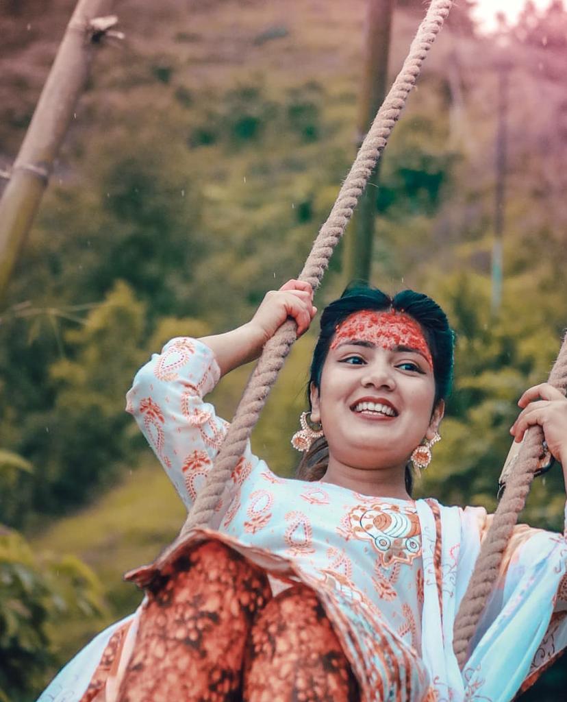 The tika in the forehead symbolizes the victory over the evil and Dashain is just the celebration of this victory.
#visitnepal2020 #dashainlastday #naturallyblessed #nepaltourism #wonderersland #nepaladventure #beautifulnepal #adventure #himalayas #swing #blessing #festivaltime