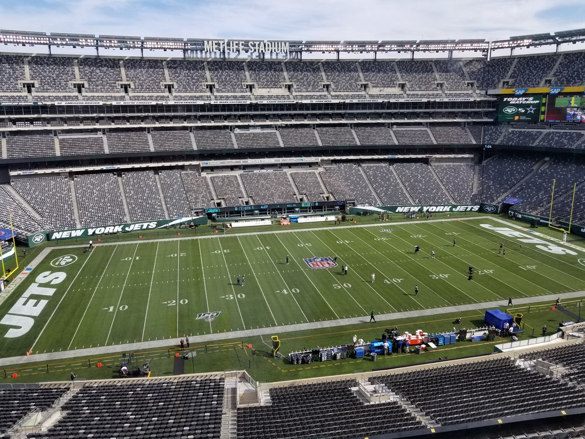 BigMikeySmallz's tweet photo. Today's office... 

#NYJvsDAL #CompassMedia #CowboysRadio https://t.co/luLJb3T39S