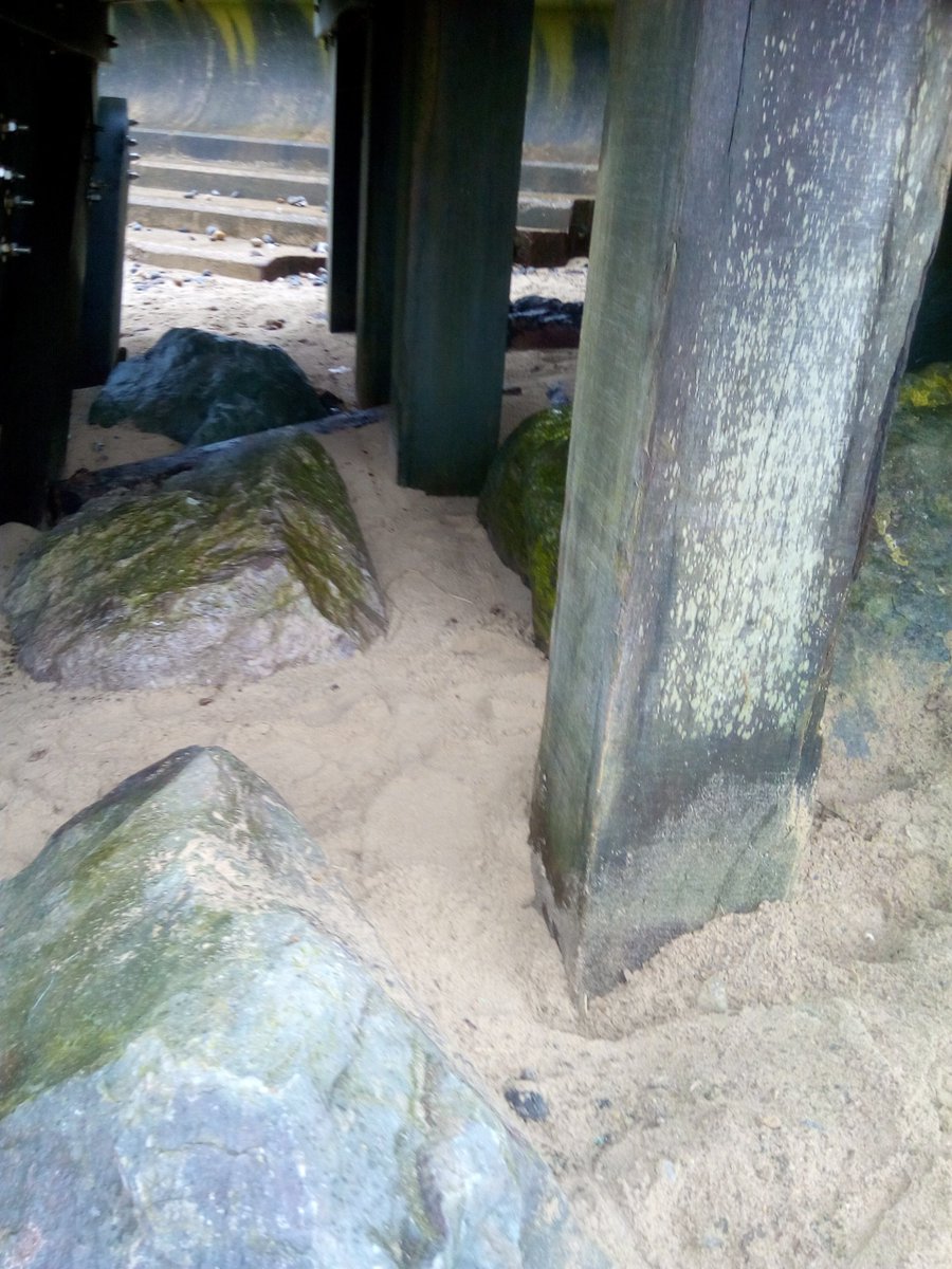 from this to this #teamwork <a href="/mcsuk/">Marine Conservation Society</a> #beachclean