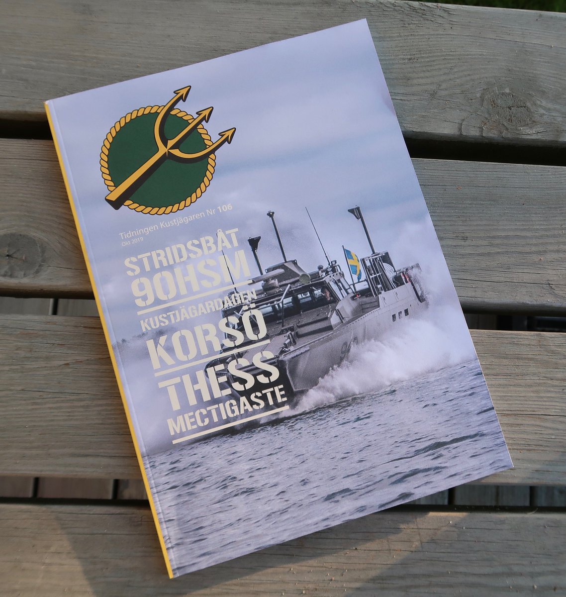 Tidningen Kustjägaren - nr 106. Intervju med Odd Werin <a href="/OddWerin/">Odd Werin</a> - Stridsbåten - Svalbard - Nya rekryter Amf - Karlberg, med mera. <a href="/kustjagarna/">Kustjägarna</a> <a href="/KJveteranerna/">Kustjägarveteranerna</a> <a href="/Orlogsman/">Kungl. Örlogsmannasällskapet</a> <a href="/niklas_granholm/">Niklas Granholm</a> @VikingTorleif #Marinen #amfibiekåren #Amf