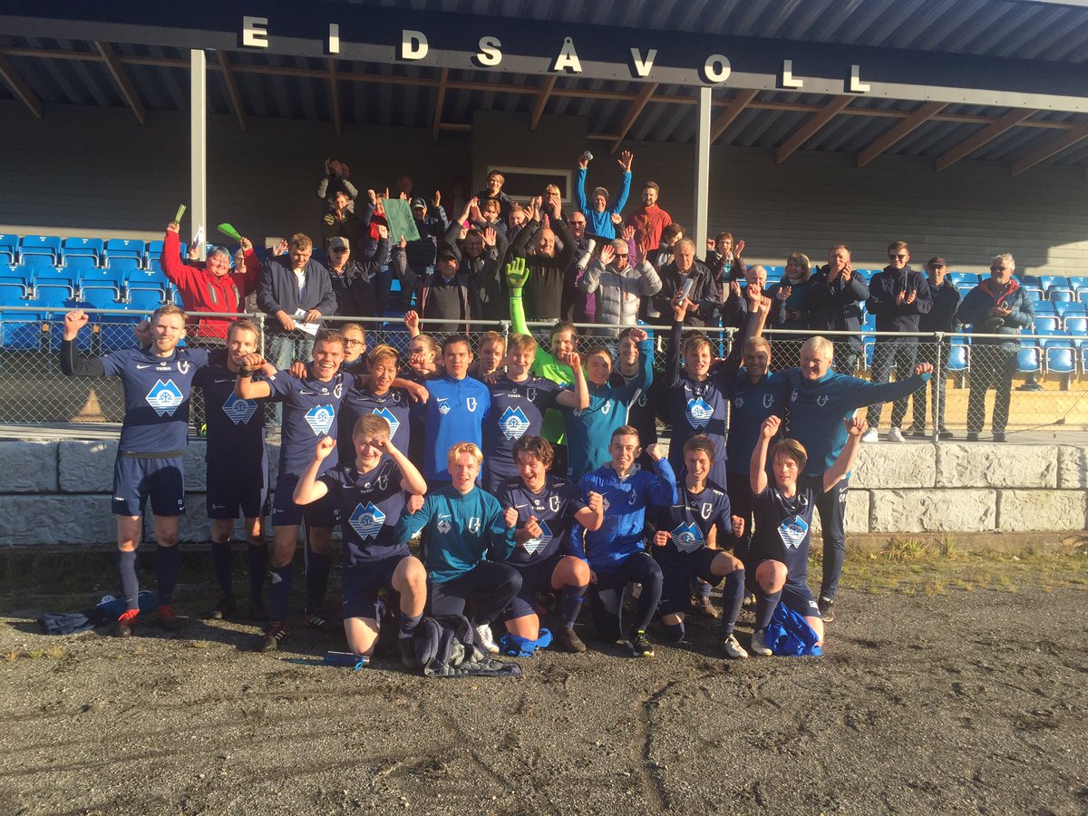 Vanylven er klare for 5.divisjon!⚽️

Etter 11-4 seieren mot Ørsta 2 er opprykket sikra!😃🎉🥳Fantastisk innsats av denne gjengen gjennom heile sesongen!⚽️

Og tusen takk til vårt flotte publikum som støttar oss i kvar kamp!😊