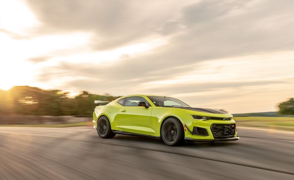 MitchSmithChevy's tweet photo. 2019 Chevrolet Camaro ZL1 1LE 🆚 Lightning Lap 2019. 🏁
Read More: https://t.co/UYGrrscfaQ 📰
.
.
#mitchsmithchevrolet #mitchsmithchevy #mitchsmith #chevrolet #chevy #chevroletcamarozl11le #chevroletcamarozl1 #chevroletcamaro #camaro #camarozl1 #lightinglap https://t.co/Vhox9B6BEg