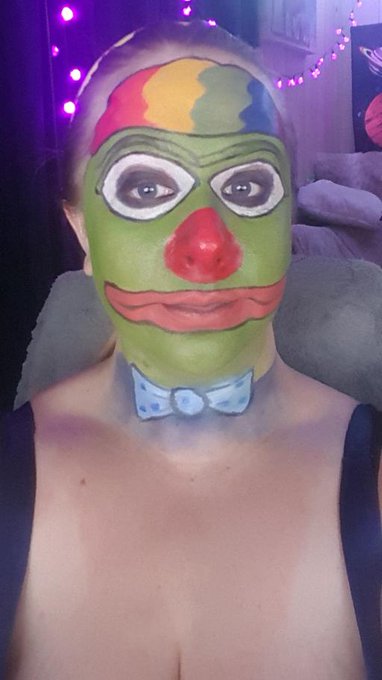Did my first face paint tonight and well... this happened. https://t.co/zVKJ6rdLX9<a href="/tag/mvsales"class="tags"><span>#mvsales</span></a>