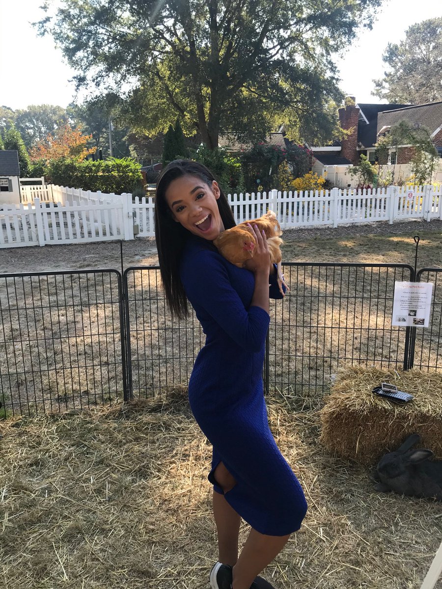 BroadcastSav's tweet photo. Great morning at Hunt Club Farm for VB Community Weekend benefitting the #VBStrong fund. @AesiaWAVY and I are in our element with the petting zoo. @WAVYinterns https://t.co/sxXeJPxwlV