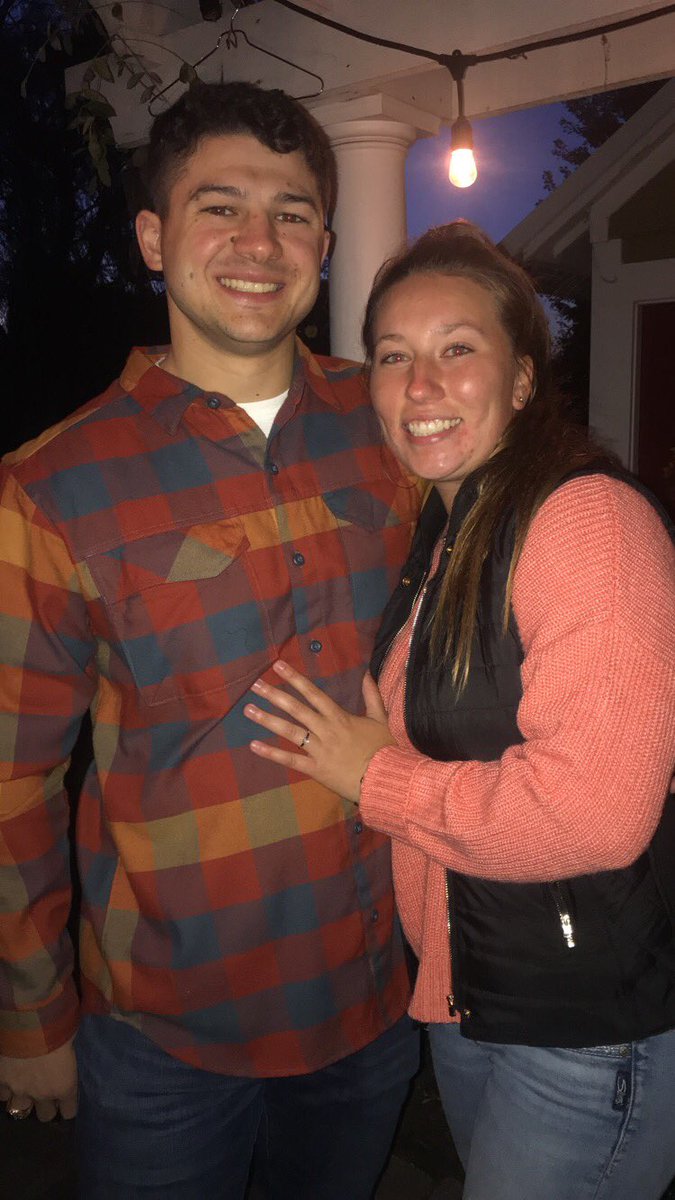 HopeMhc07's tweet photo. My sister is getting married 😍 https://t.co/Spl92NTxis