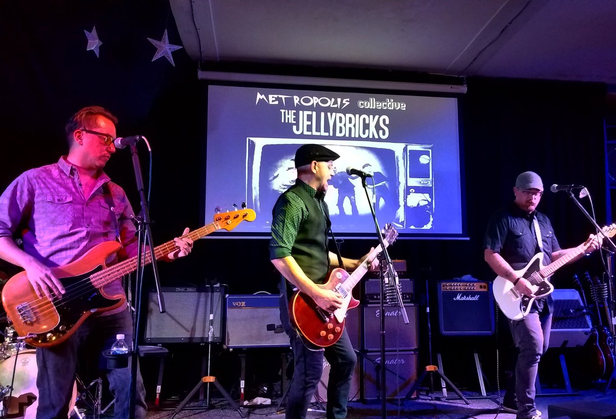 Performance from last night's #recordrelease by @TheJellybricks at @TrashArtGallery Check out their new #album on @wickedcool_nyc