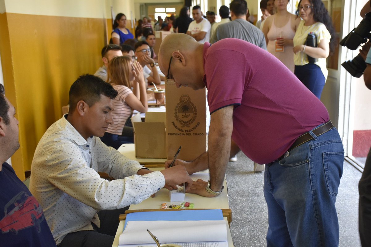 Emití mi voto en la mesa 853 de la Escuela Primaria Nro 82.

Esperamos tener una gran jornada democrática en Villa Ángela ✉️📦