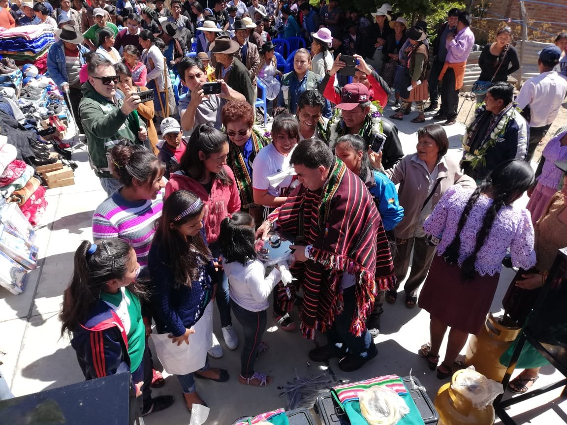 MinPresidencia's tweet photo. @MinPresidencia, #JRQuintana en #Yamparáez: A las madres jóvenes que tengan más de dos hijos, les vamos a dotar de viviendas cuando el alcalde brinde terrenos, una política de Gobierno para proteger a las personas que más lo necesitan https://t.co/pMwDK4ezkG