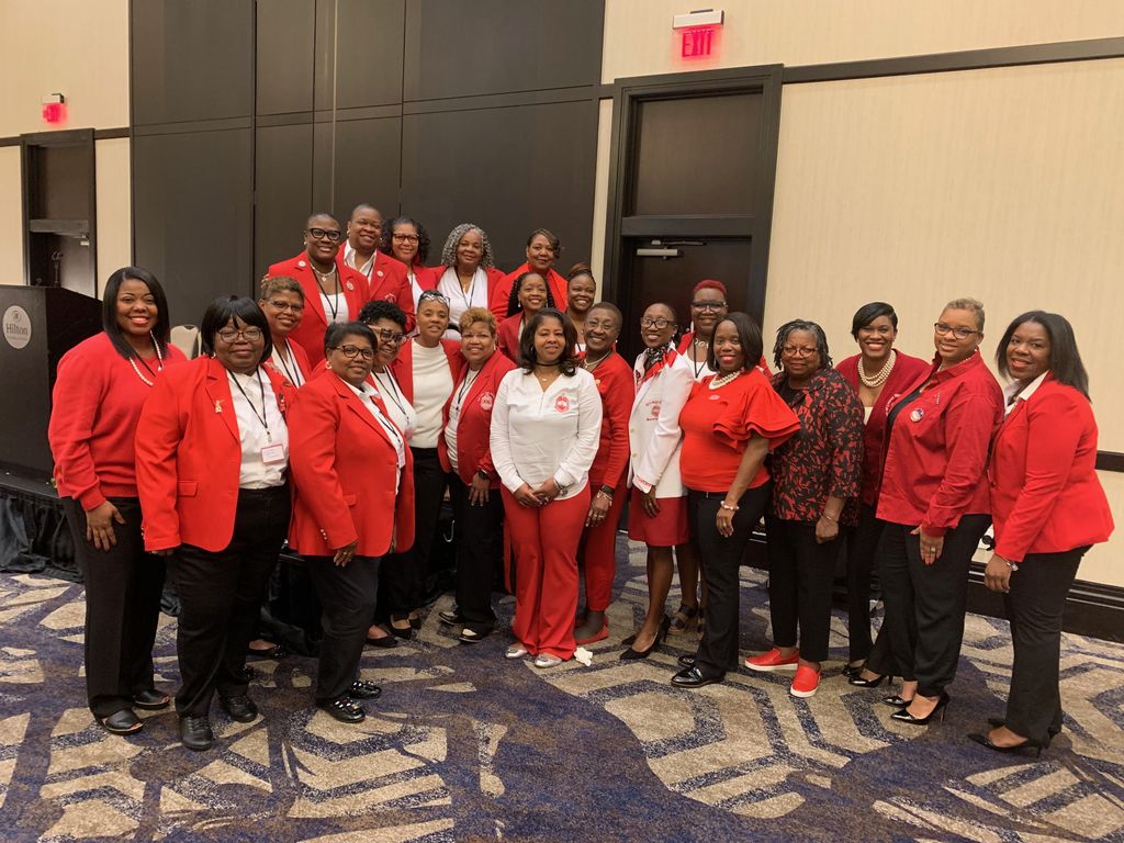 DST1913Midwest's tweet photo. A few shots from the Prayer Breakfast!
#DeltaGirlMagic
#MIOHONCluster
#MidwestDST https://t.co/MBJXcimFXF