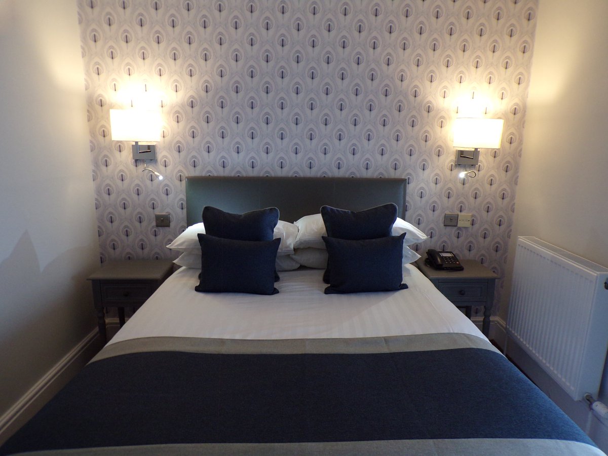 CourtBlocks's tweet image. Our newly refurbished small double rooms have all of the amenities you need for a relaxing stay in Cockermouth. These amazing value rooms include a freshly made-to-order breakfast, Wi-Fi, luxury toiletries &amp;amp; free parking allerdalecourthotel.co.uk #thebestthingscomeinsmallpackages