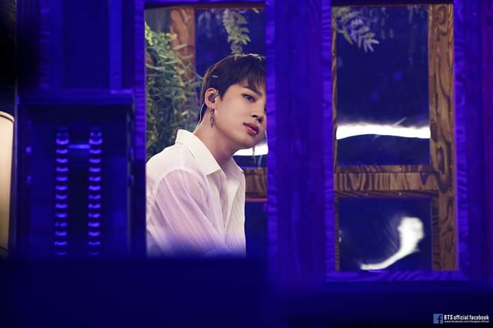 luvparkjm's tweet photo. Your birthday here is not yet done! Just wanna greet you one last time a happy birthday, angel. Just also wanna Thank you for being park jimin who's lovely, sexy, and cute. Thank you for being who you are! I will love you 'till the end bub

#ThankYouForBeingJimin https://t.co/mpCBek33BE