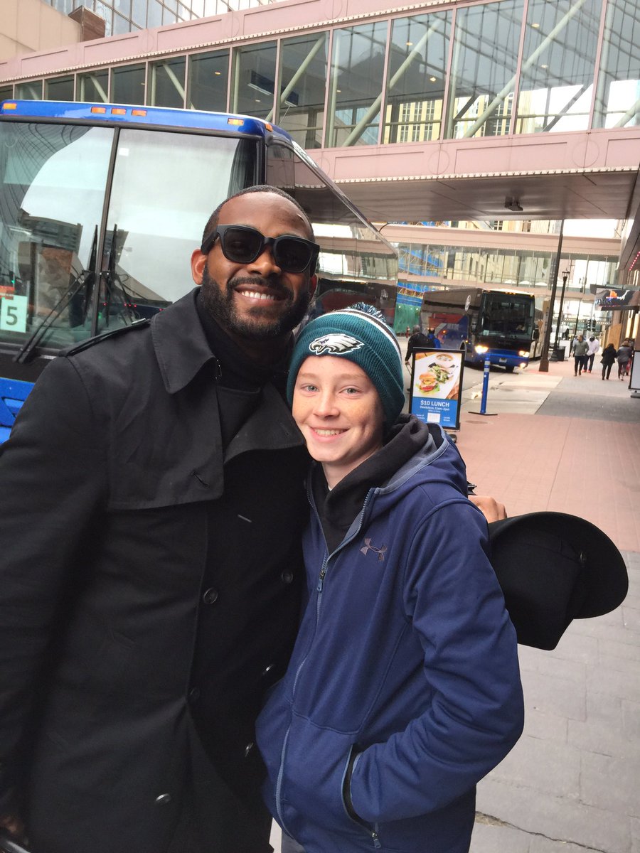bdougherty30's tweet photo. #FlyEaglesFly Big day for BG today! https://t.co/JncZtDN7FL
