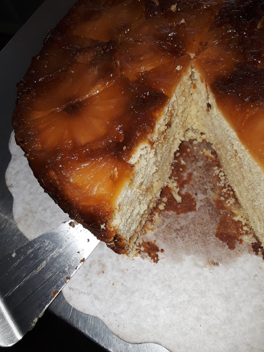 Hola amigos, estoy vendiendo tortas de piña, (porciones) en Barquisimeto, si me pudieras ayudar comprando o dando RT se lo agradecería muchísimo🙏🏻
Interesados al DM