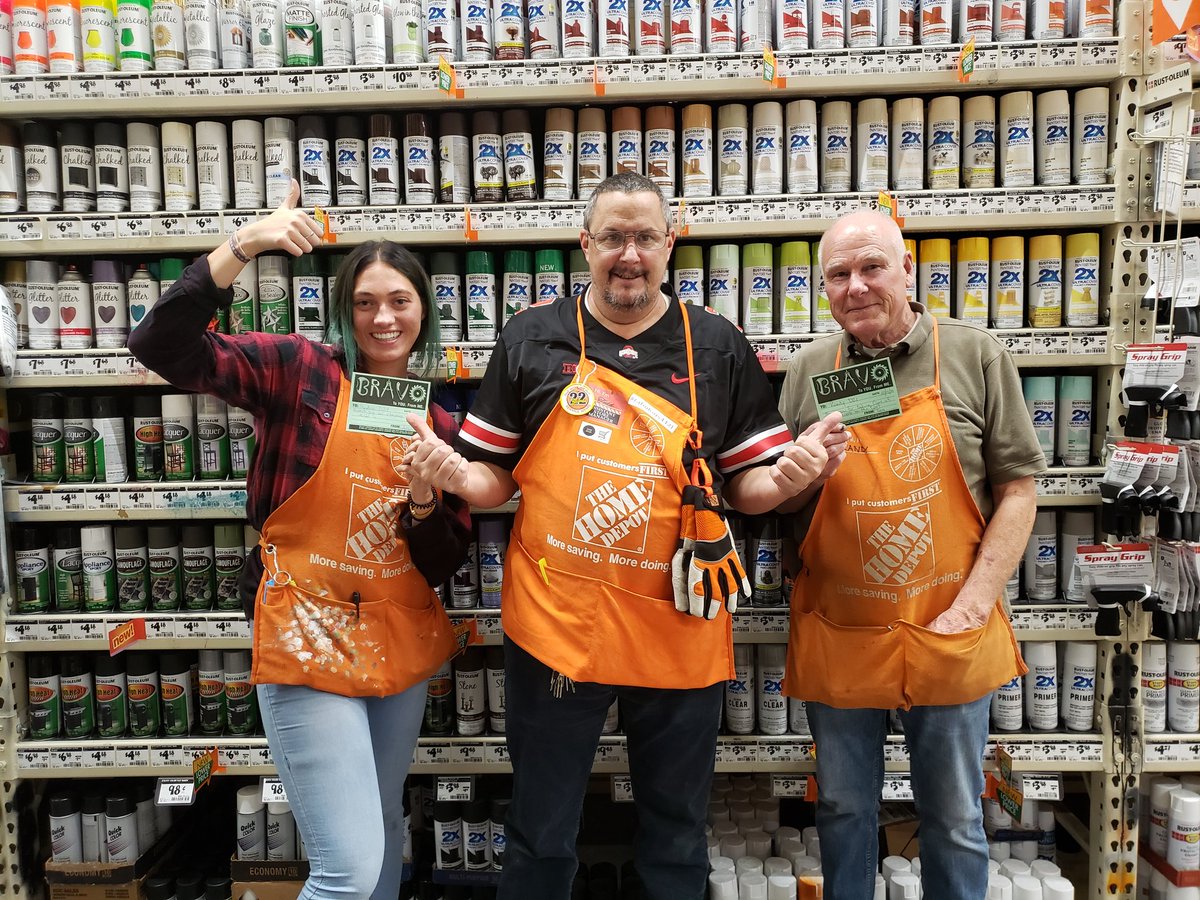 Bravo to Sydnie and Randy!  Great job cleaning up their areas after a busy Saturday. #fabulous4421 @AmandaBaxter85 <a href="/lifeline68/">Todd monte</a> <a href="/_greatnatsby/">Natalie Pectol</a>
