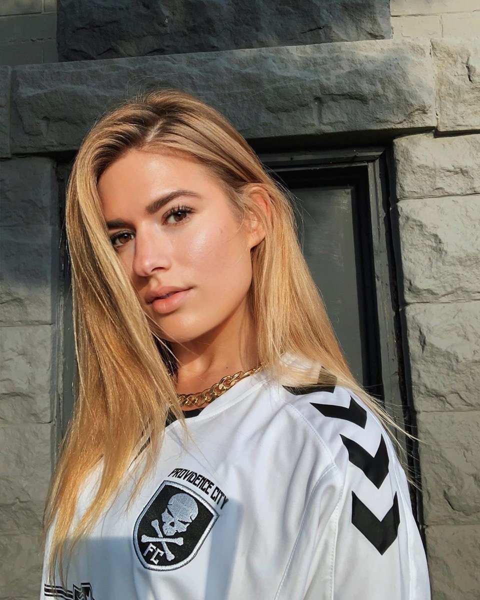 Rogue <a href="/sonyakarate/">Sonya Kondratenko</a> showing appreciation for the local coffee roaster sponsor ☠️ 

☕️ <a href="/borealiscoffee/">Borealis Coffee</a>