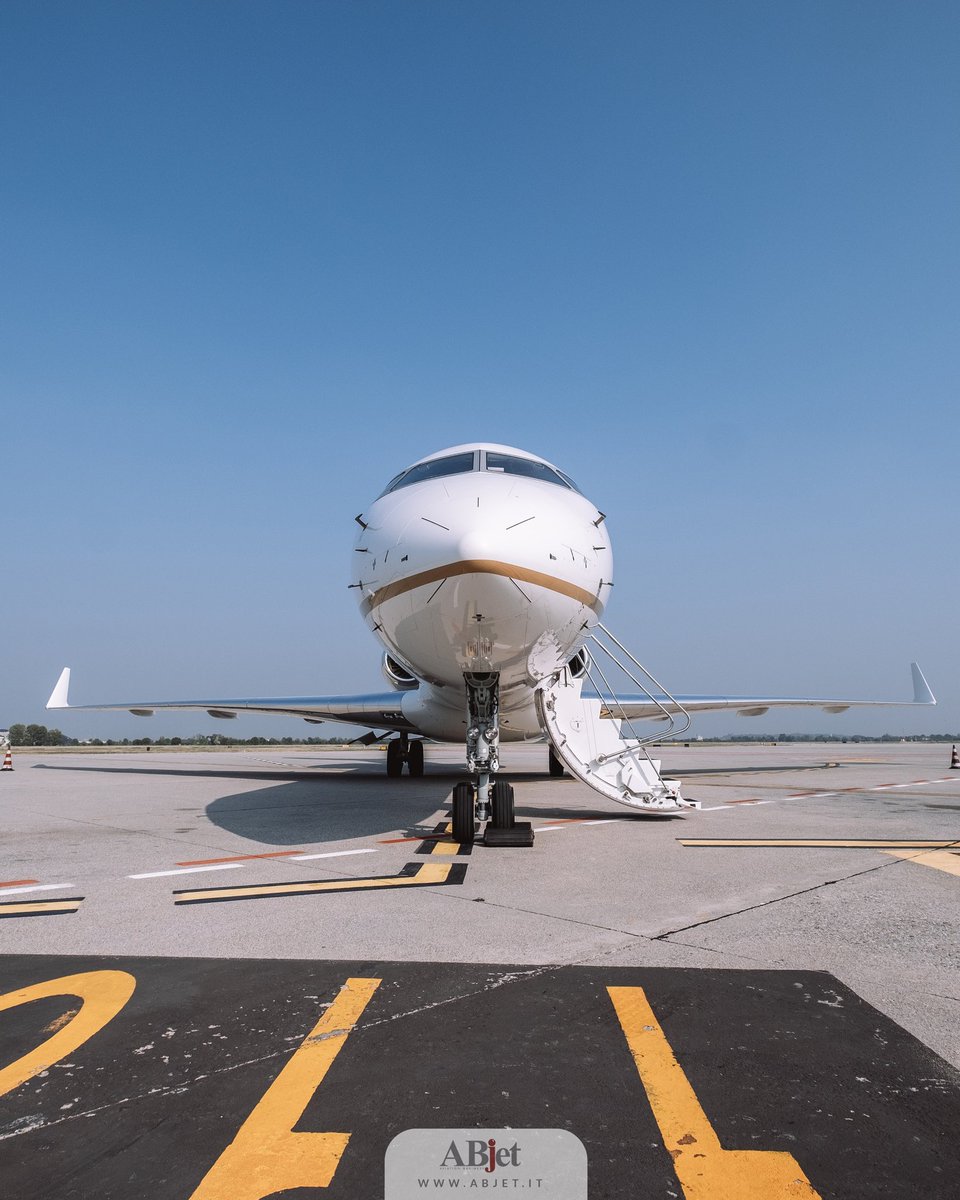 abjet_it's tweet image. BOMBARDIER GLOBAL EXPRESS FRONTAL VIEW
🛩 what do you think about it ⁉️

#abjet #aliven #bombardierglobalexpress #jet #luxury #privatejet #citation #vip #lifestyle #luxurylife #businessjet #jetcharter #privatejetlife #luxurylifestyle #privateplane #private #flyprivate #jetsetter