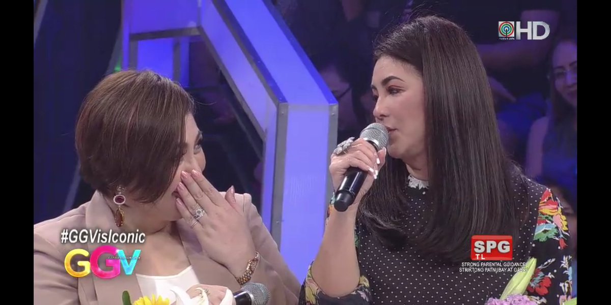 yourstrulysess's tweet photo. Mahal ko kayong dalawa!!! Wag nyo kaming paiyakin. :(((
Ate's love for mega is pure and very genuine.
#GGVIsIconic https://t.co/D5IBjHIlhg