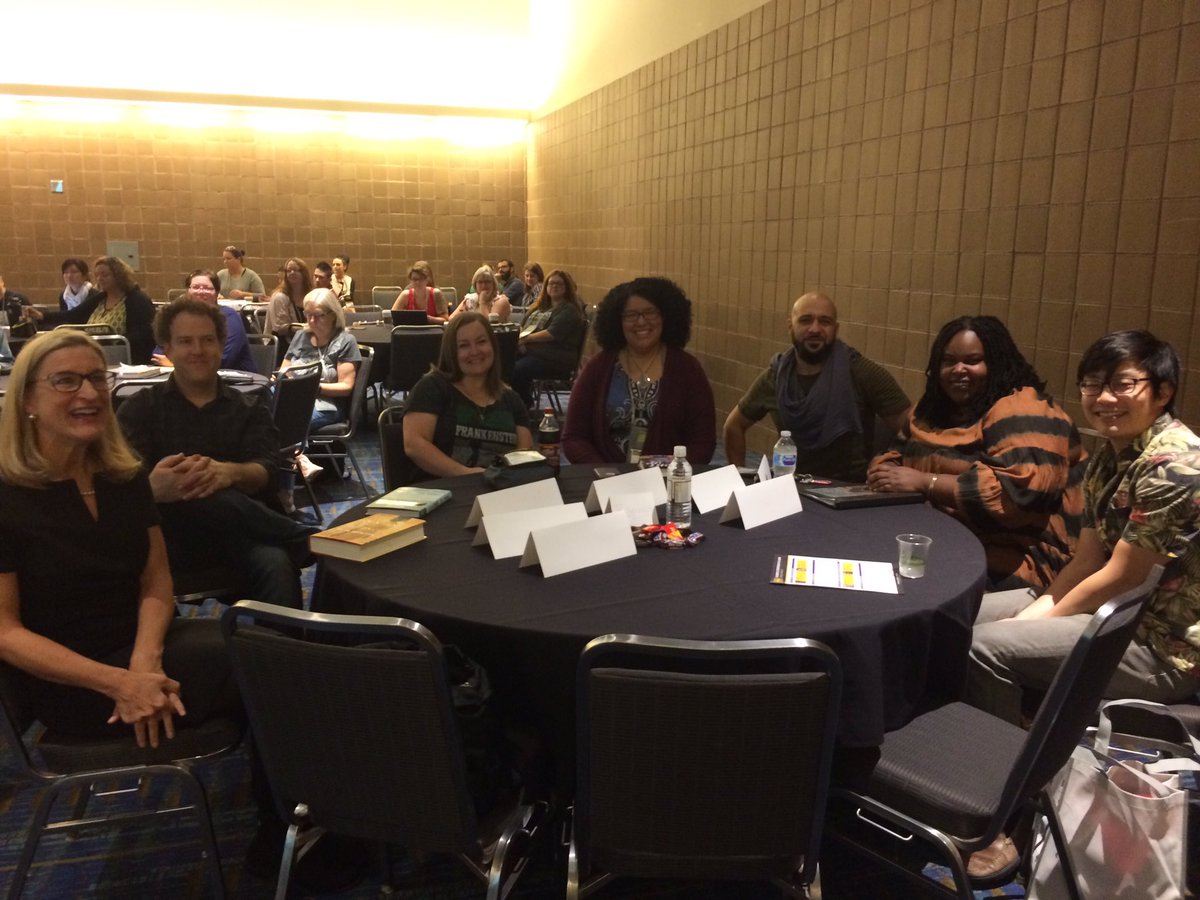 Crazy Reading Ladies tweet media