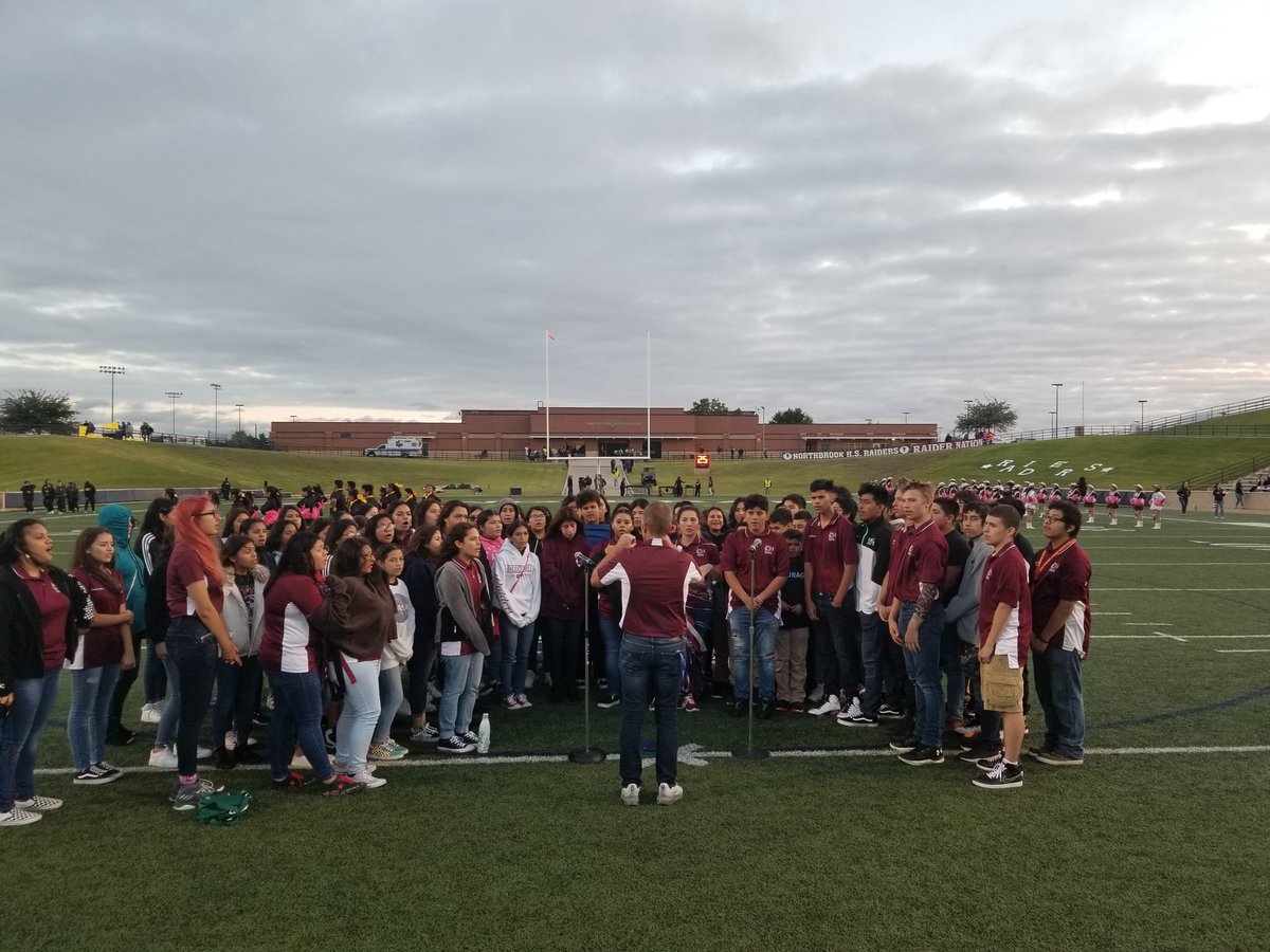 Landrum and NBHS Choirs performing National Anthem at Friday night's game! Way to represent #CollectiveGreatness! <a href="/LandrumMS/">Landrum MS Lions 🦁 #MoralCompass</a> @SBISDFineArts @KIPPCourage
