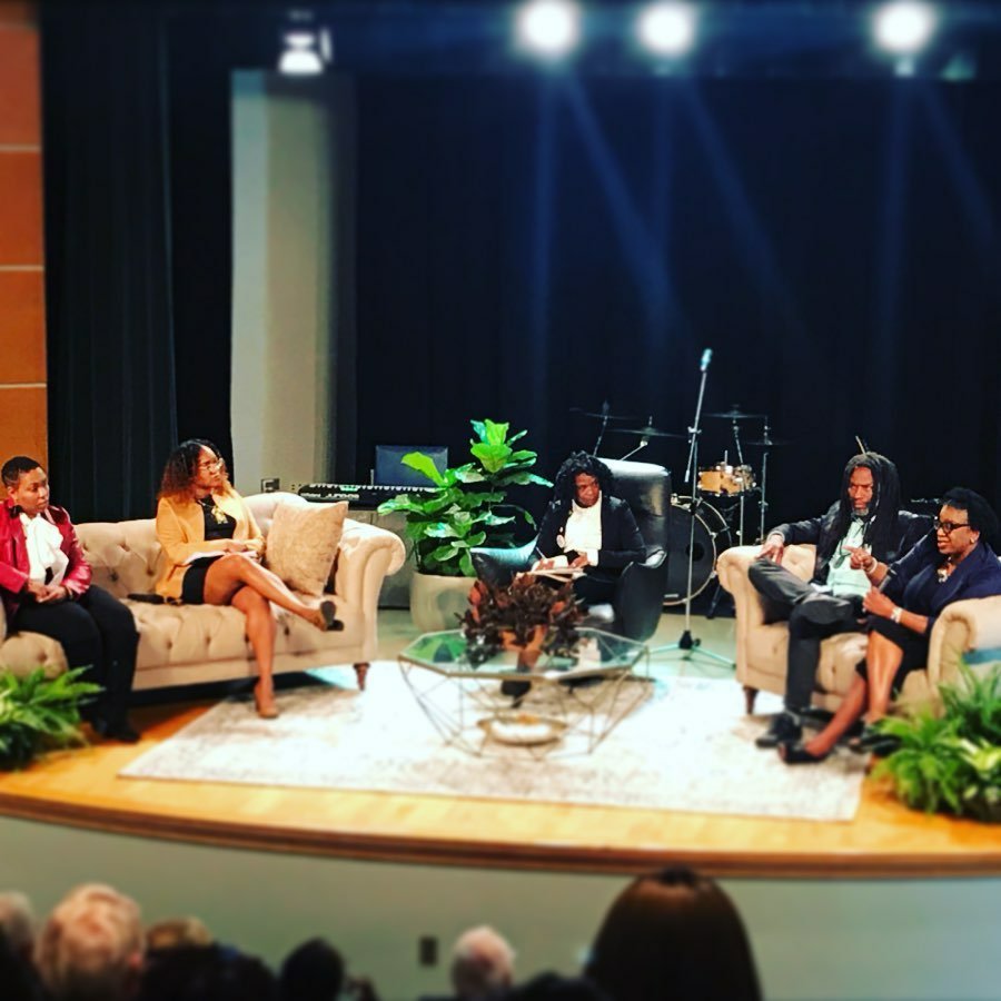 managecincy's tweet photo. Behind the scenes at @JubileeCinci. I have never worked so hard in my life, but watching individuals transform their lives and being able to help other @gcmination small businesses get hired was beyond amazing.

#iqrtg #ThinkBIGSundayWithMarsha #GcmiNation #jubileecincy https://t.co/RSG443a6YX
