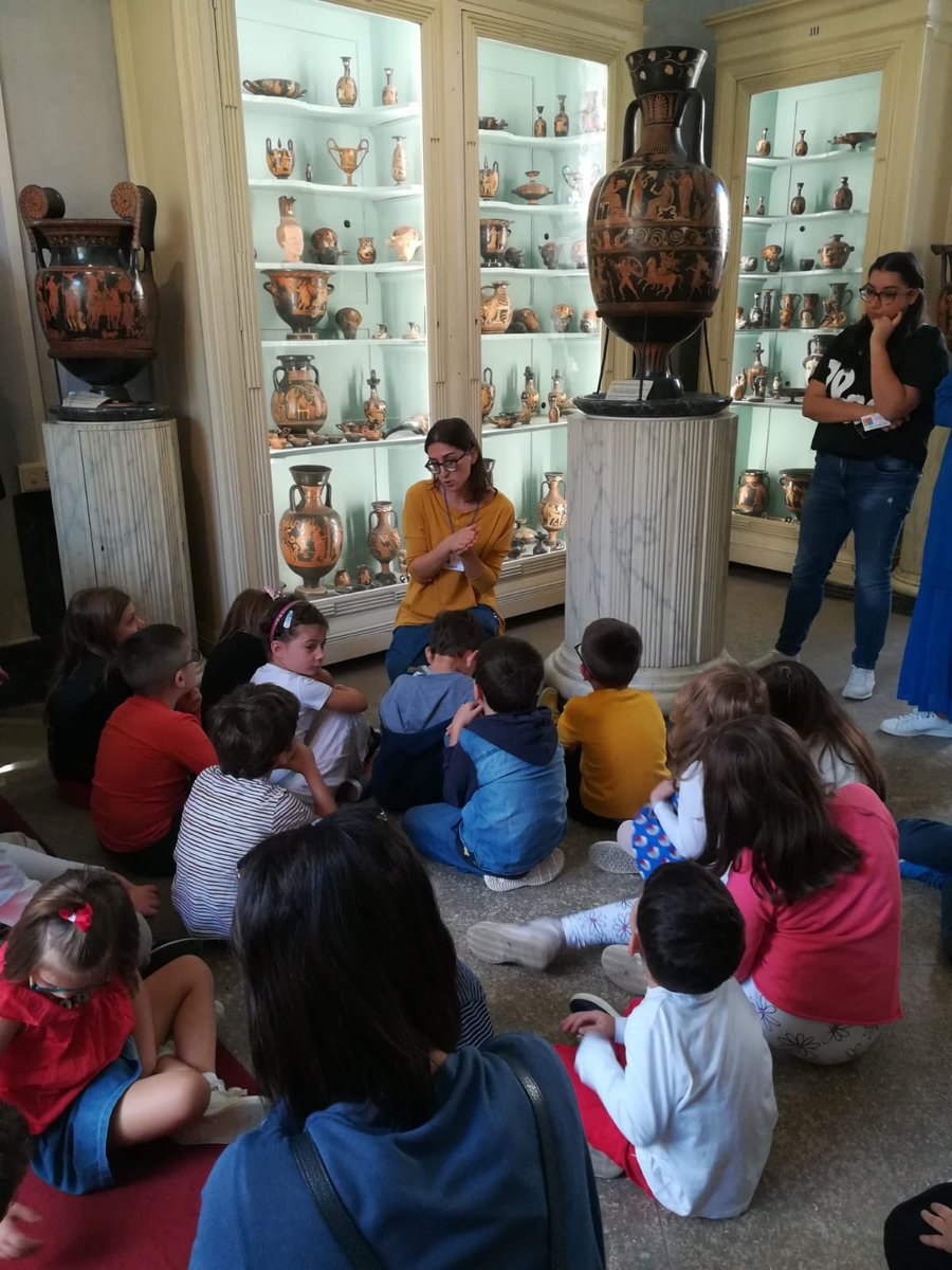 lacapagrossa's tweet photo. Bellissima mattinata al @museojatta di Ruvo per la giornata @famigliealmuseo: tanti bambini, tante famiglie per un laboratorio gratuito con Sabrina Vendola.
#famu2019 #famigliealmuseo #coworking https://t.co/Edx8v23ZIl