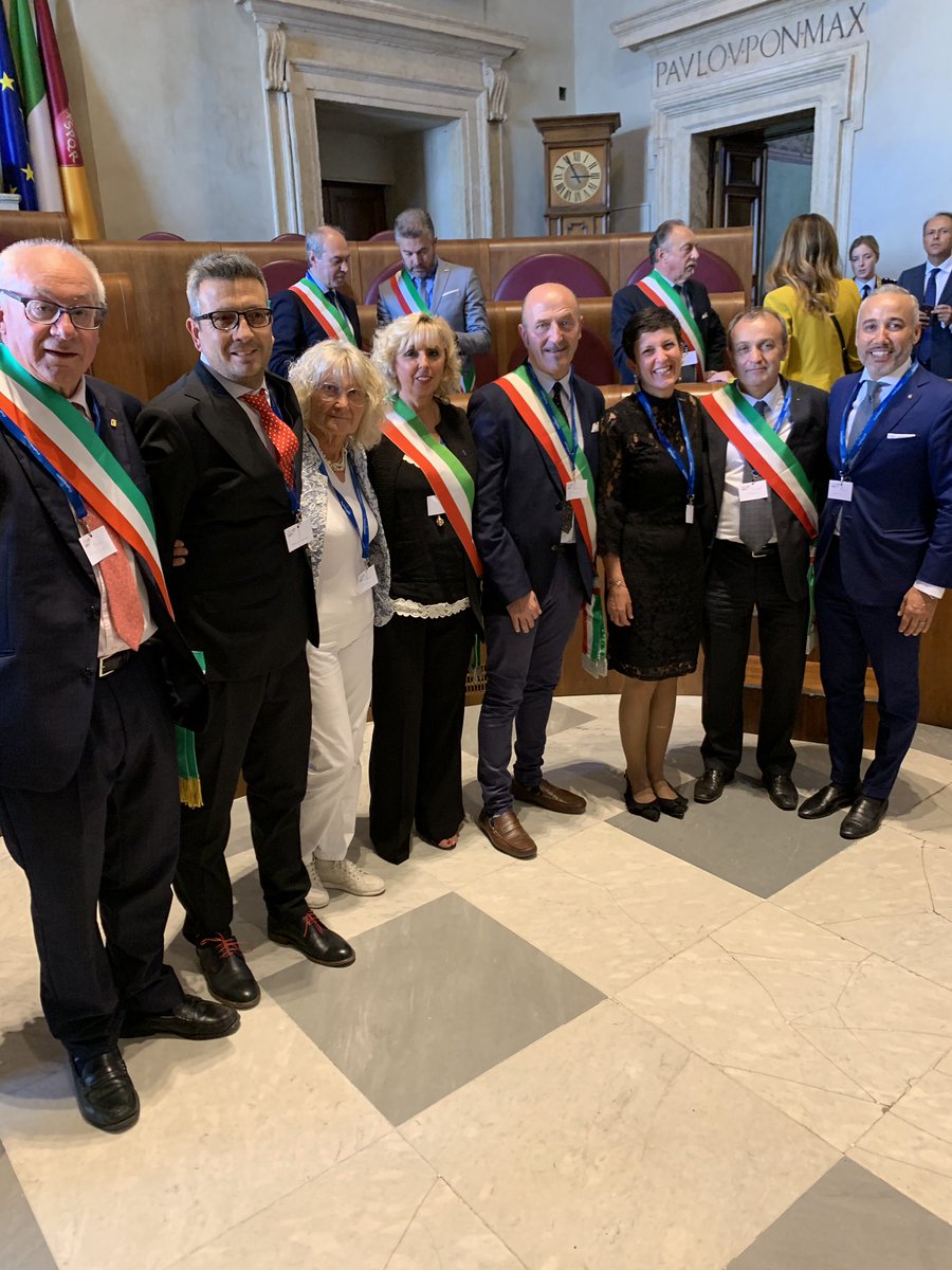 #ventesimoanniversarioANPCI 
Grazie alla Presidente FRANCA Biglio, per averci dato l’opportunità di essere presenti alla cena di gala presentando il #Canavese vitivinicolo. Ipiccoli comuni fanno grande un Territorio.. 
#Calusodocg
#Caremadoc
#Canavesedoc