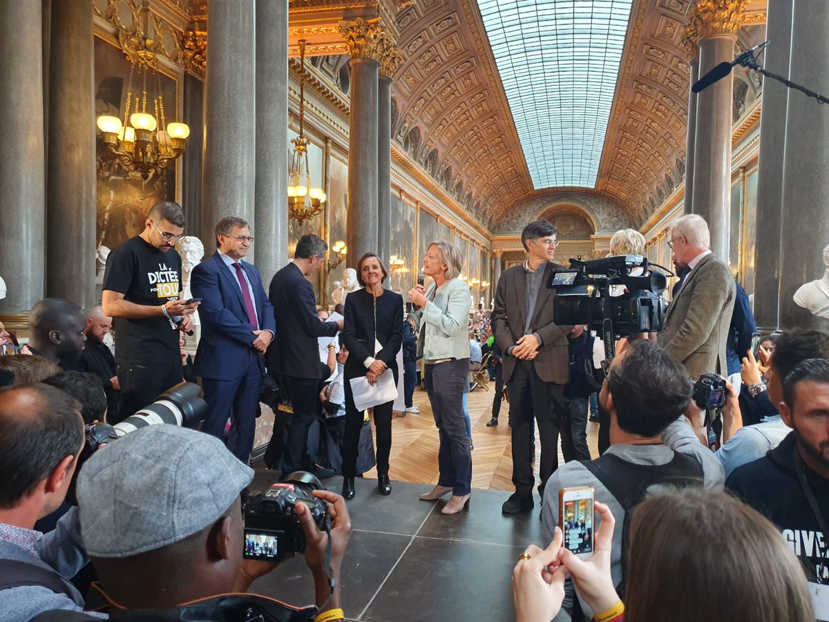 AnnickBouquet's tweet photo. Très honorée de la présence @ladicteept @VivreEnsemble78 @CVersailles de Madame la Ministre @s_cluzel l'occasion d'échanger avec les 1000 participants, plus particulierement avec les jeunes non valides et leur famille qui ont été touchés de son écoute @Prefet78 @AbdellahBOUDOUR https://t.co/Z4Yd6qw1Dk