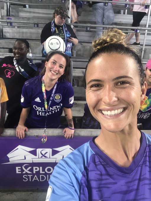 Love watching her play! 2nd time meeting her, she&rsquo;s so sweet and so hot lol  @Cars_Pickett16 https://t<a href="/tag/ripbrad"class="tags"><span>#ripbrad</span></a>