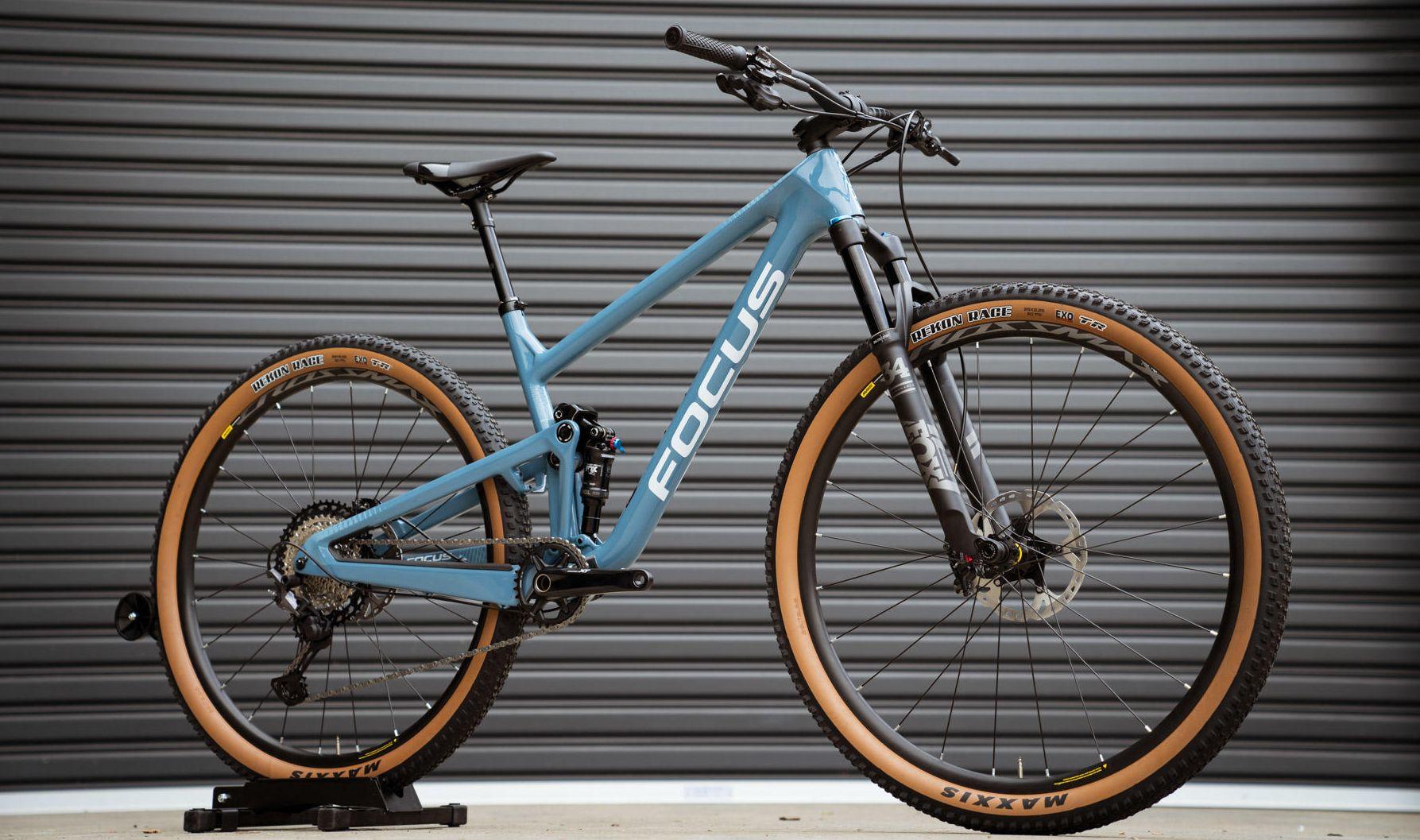 In zicht Koning Lear Tolk FOCUS Bikes on Twitter: "NEW FOCUS (E-)MOUNTAIN BIKES 2020🔥 The Flow  Mountain Bike Mag has checked out our 2020 mtb/e-mtb range and picked up  their top 7. What's your favourite one? Take